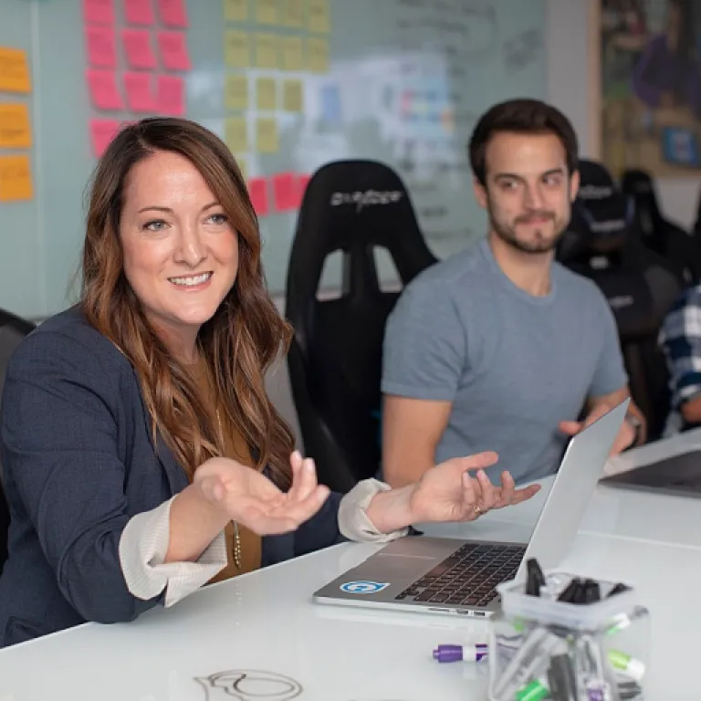 Comment l’intelligence artificielle révolutionne le benchmark de la concurrence en marketing