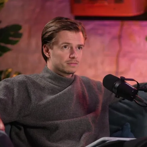 Interview de Alexandre Chiabai d'Emailee : Obtenir des rendez-vous qualifiés avec des décideurs B2B prêts à acheter